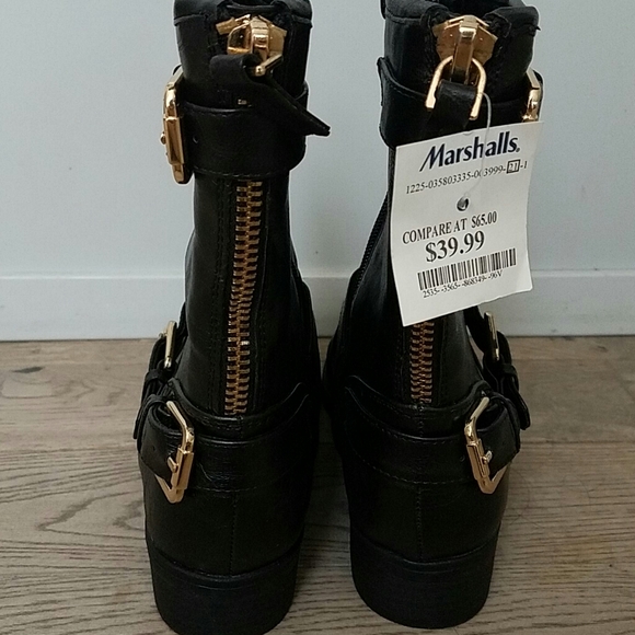 Unisa size 6-1/2 boots - Picture 3 of 9